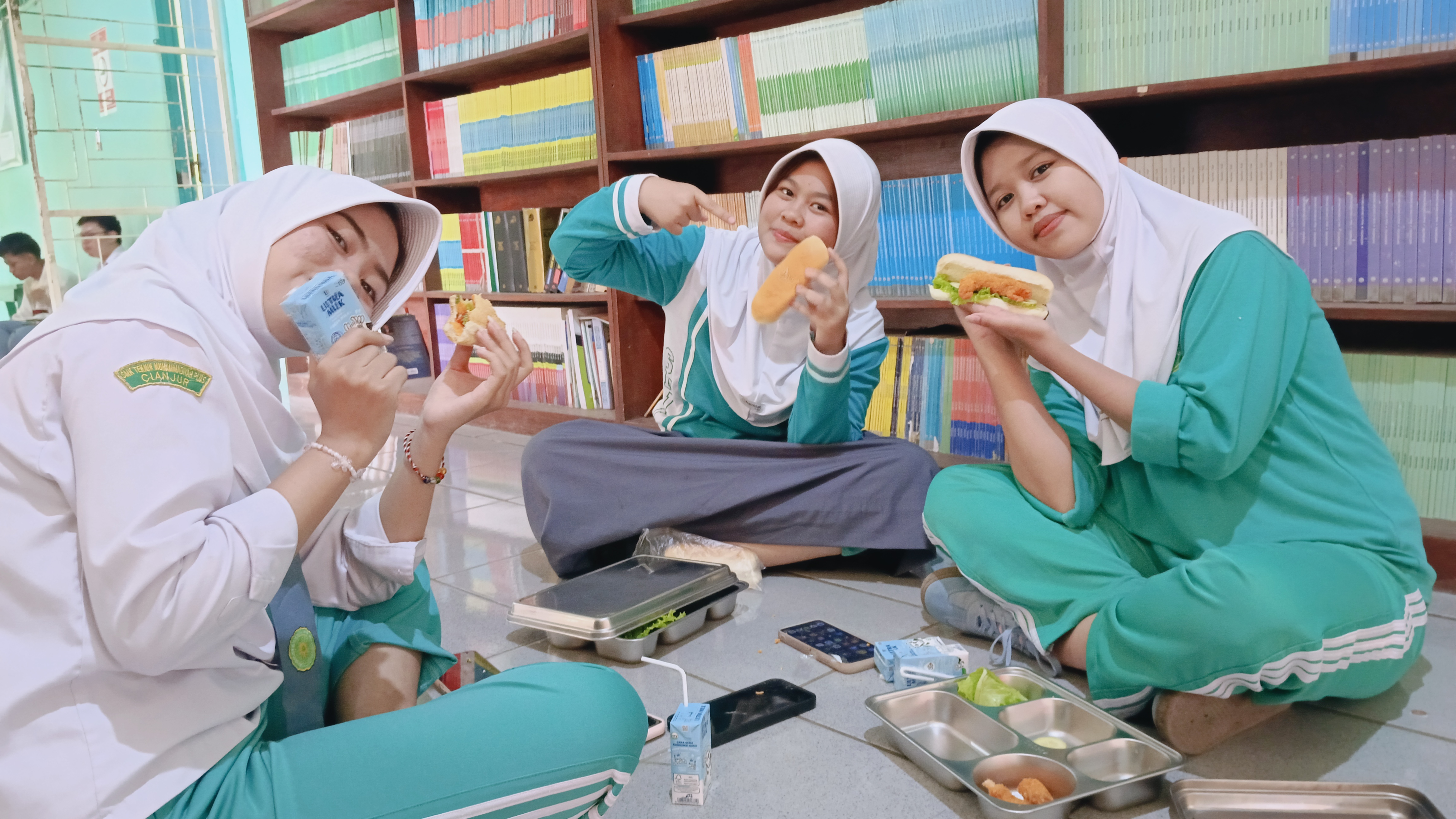 Always bahagia ketika mbg datang